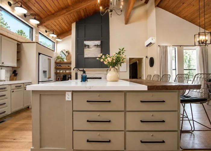 Holiday home Ultimate Family Retreat-sleeps 9 Tulsa