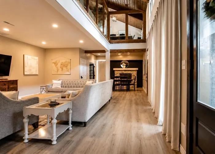 Ultimate Family Retreat-sleeps 9 Holiday home