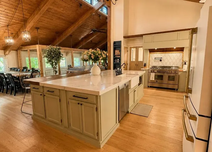 Ultimate Family Retreat-sleeps 9 * Tulsa