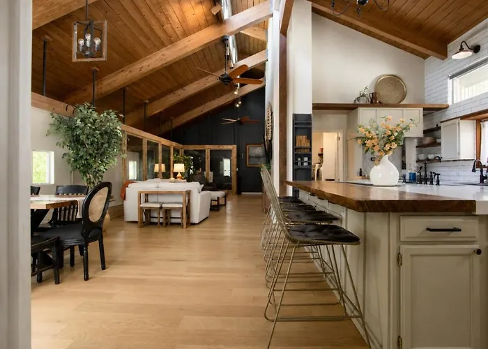 Ultimate Family Retreat-sleeps 9 * Tulsa