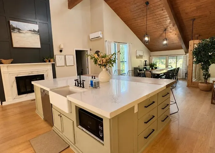 Ultimate Family Retreat-sleeps 9