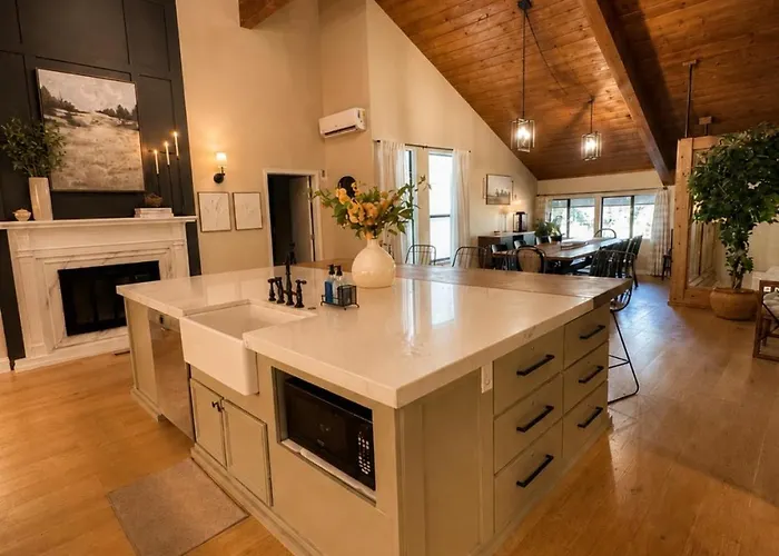 Ultimate Family Retreat-sleeps 9