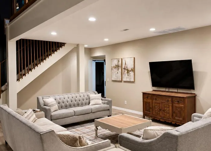 Ultimate Family Retreat-sleeps 9 *