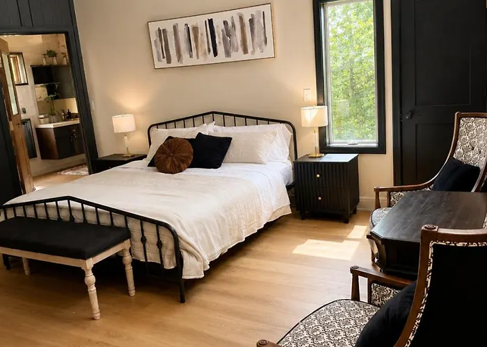 Ultimate Family Retreat-sleeps 9 Holiday home