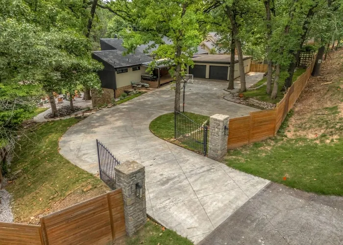 Сasa de vacaciones Ultimate Family Retreat-sleeps 9 Tulsa